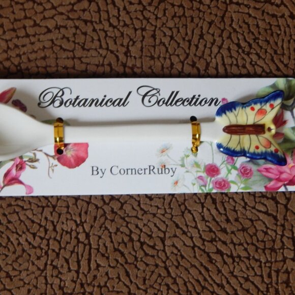 Corner Ruby Botanical Collection White Flower Shape Teacup Leaf Saucer Spoon NWT - Picture 10 of 13